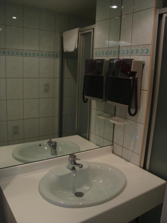 Hotel Beausejour Chaudes-Aigues Δωμάτιο φωτογραφία